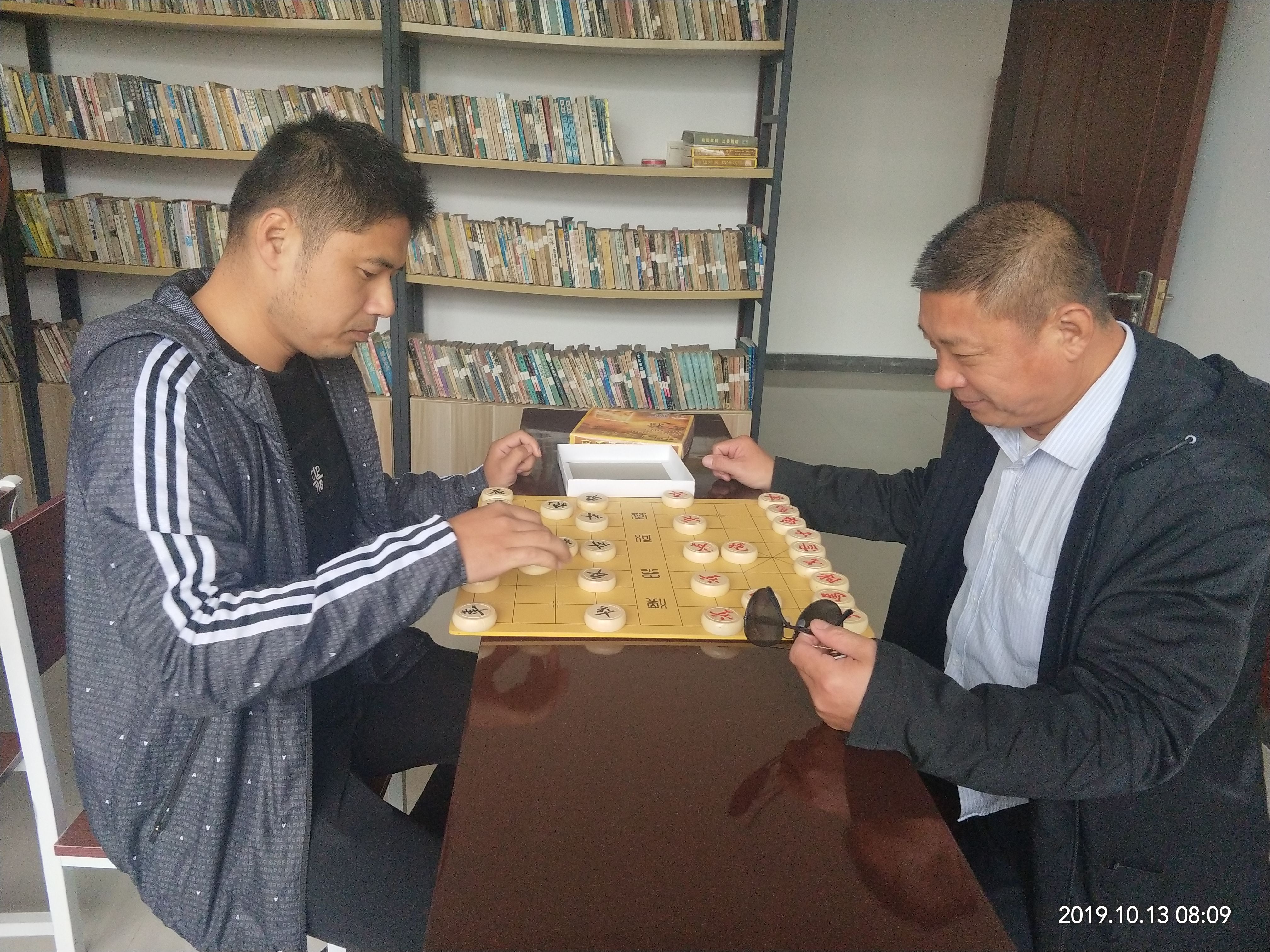 公司工会举办象棋比赛