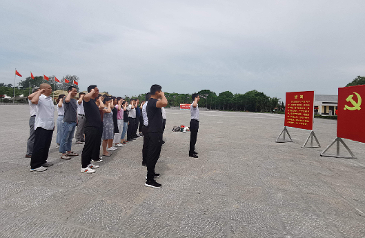 唱响红色七月　接受革命精神洗礼