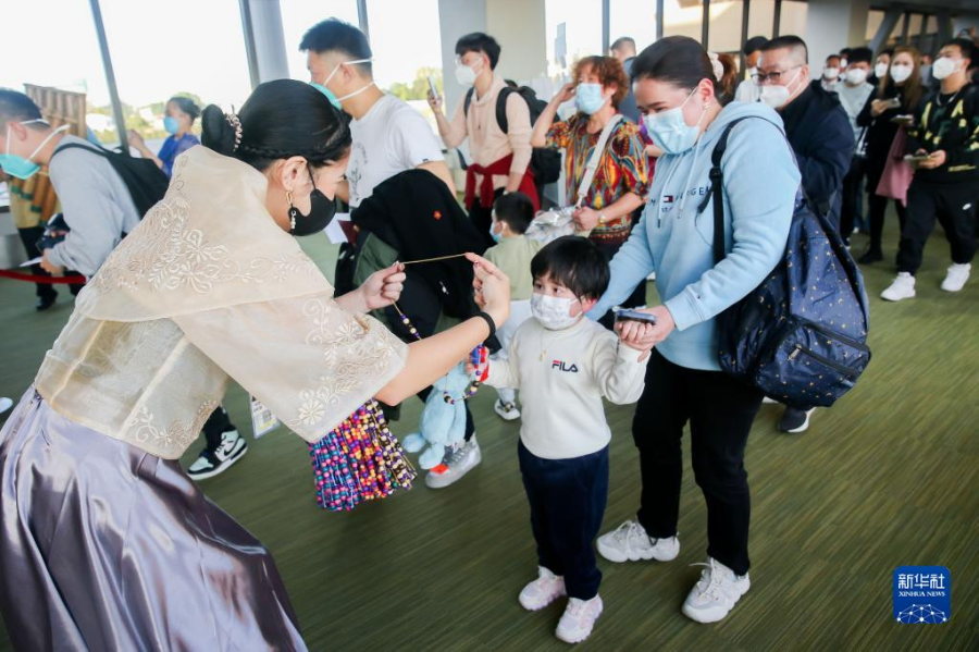 新华时评：踔厉奋发推动经济稳步回升